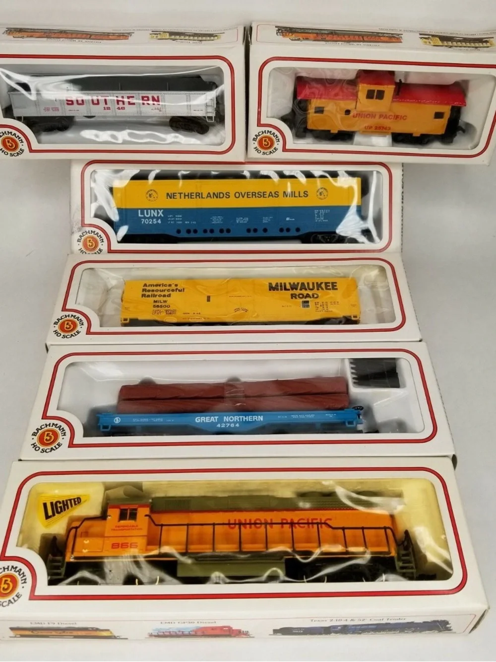 Bachmann Trestle Bridge Train Set with Blinking Light - Blue & Yellow